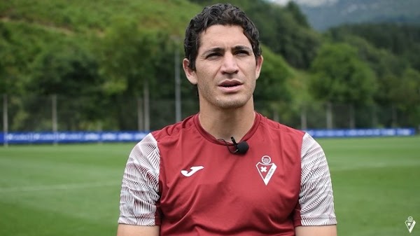 Blanco Leschuk - Eibar -: "La Rosaleda es un estadio donde soy muy querido"