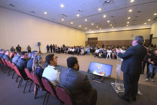 João Azevêdo anuncia investimento de R$ 10 milhões para coibir erosão em todo litoral paraíbano