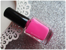 Perfect Beauty by Juliette Crowe {pintauñas - review & swatches} 