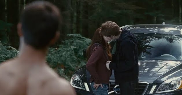 robert pattinson and kristen stewart kissing in eclipse. Eclipse Trailer