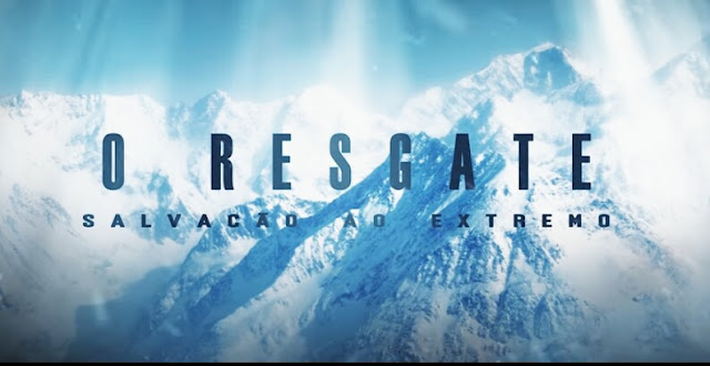 Montanhas com neves e escrita com o nome do filme O Resgate, Salvação ao Extremo