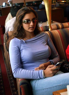  Girl Playing Xbox on Sexy Sania Mirza Sexy Tennis Player