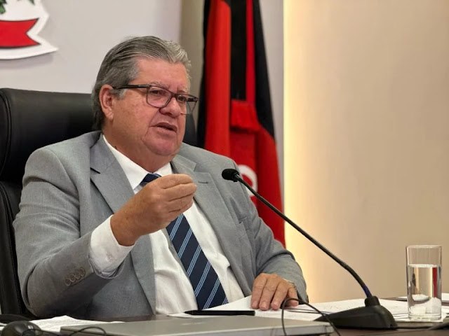 João Azevêdo anuncia datas de pagamento dos servidores estaduais referente a abril