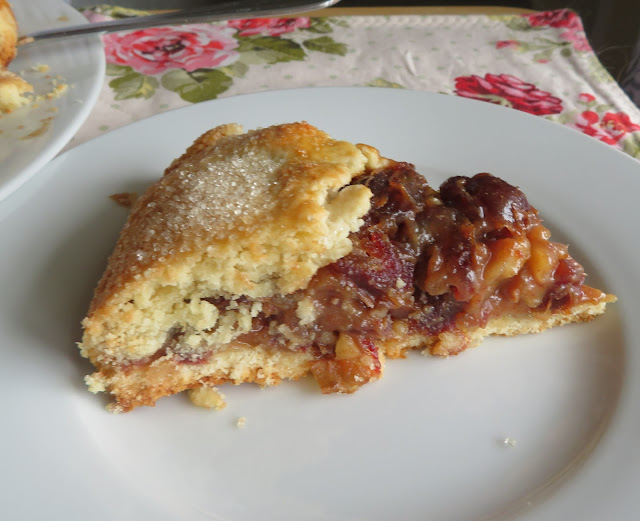 Date & Walnut Pie