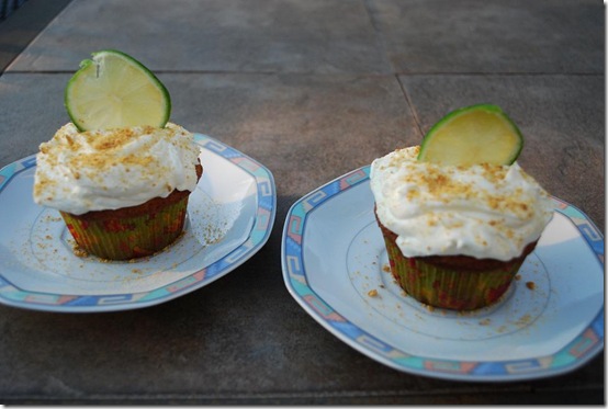28 2 cupcakes