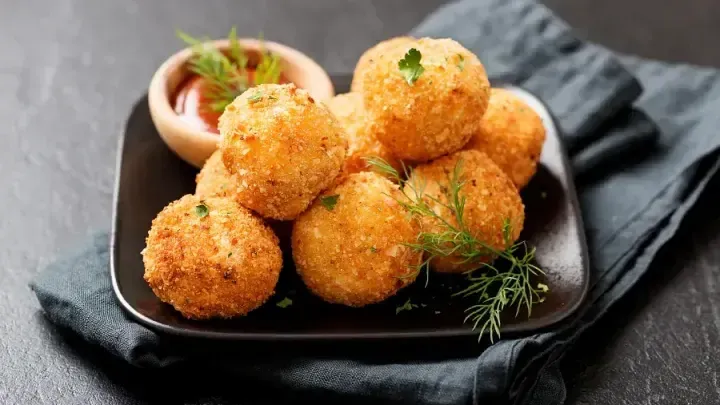 Bolinho de palmito na airfryer: delicadeza e sabor em cada mordida