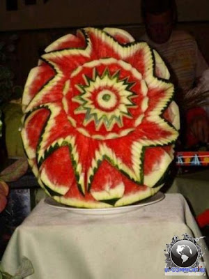 Watermelon carving art - seen at style-photos-pictures.blogspot.com