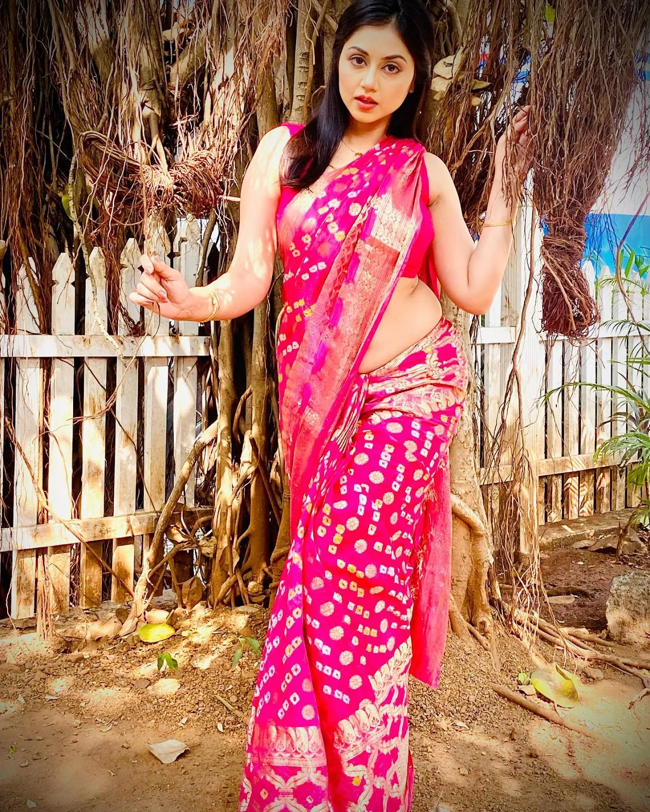reema worah navel saree indian tv actress