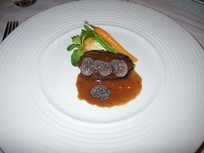 Grilled Japanese beef filet with truffles and 