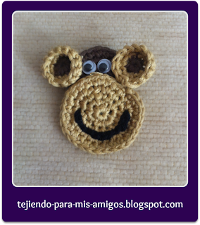 Broche mono de ganchillo