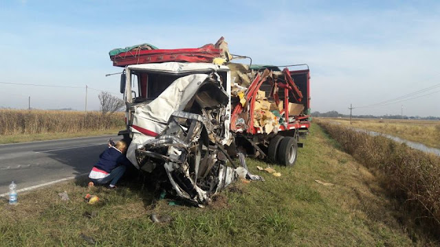 Las imágenes que dejó el accidente de camiones en ruta 11