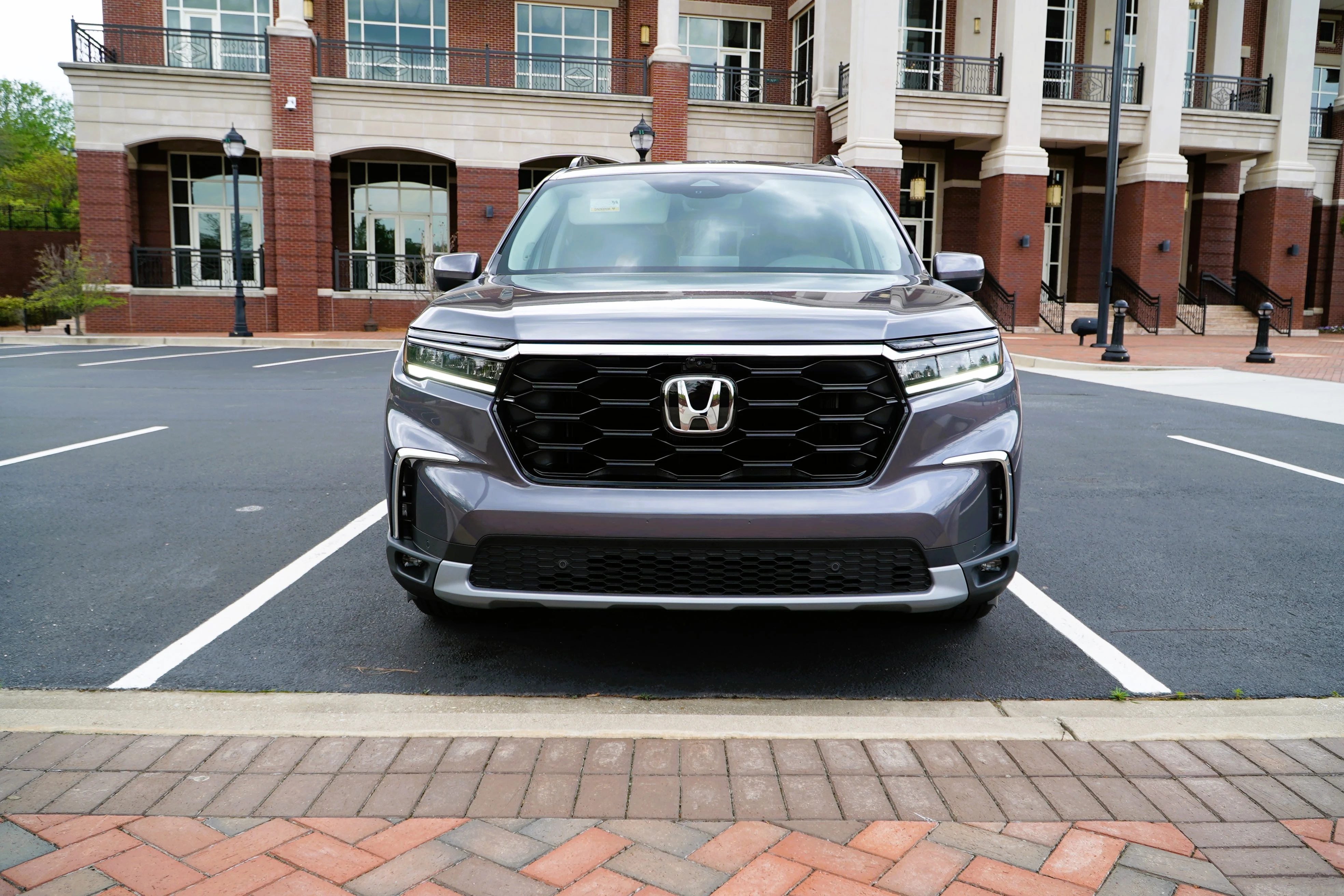 2023 Honda Pilot Elite Front Grille