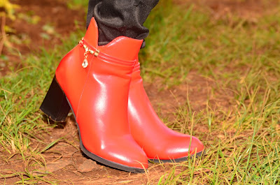 How to wear yellow with a red ankle boots outfit