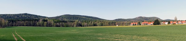 Panorama Zittauer Gebirge von Neuhartau aus