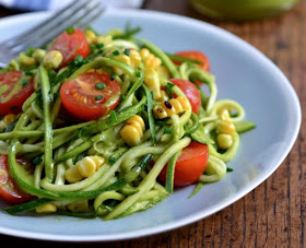 Salada de Abobrinha com Milho Grelhado e Tomate-Cereja (vegana)