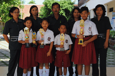 Keberhasilan anak dalam bidang sains tergantung pada metode pengajaran yang benar dan moti Dengan Metode dan Motivasi yang Hebat, Tak Ada Anak Bodoh