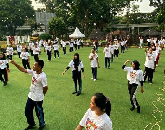 Rayakan Hari Pendidikan Nasional dengan Sentuhan Papua di TMII