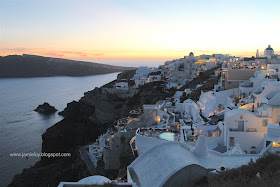 Things to see - Famous Sunset of Oia, Santorini, Greece