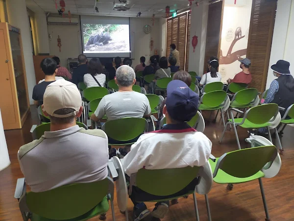 ▲二水生態教育館歡迎民眾預約播映「 一隻臺灣黑熊之死」紀錄片。（記者林明佑翻攝）