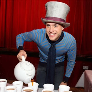 Most cups of tea in an hour Guinness World Record, Olly Murs photo, Olly Murs picture, Olly Murs Guinness World Record 2011
