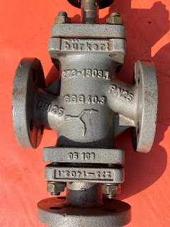 273-1303.1-burkert 3way valve -273-1403.1- GGG-40.3 Dn25-PN25 burkert Burkert 3 way valve- burkert valve- BURKERT DN25- burkert 25mm valve - burkert valve- burkert worldwide-,273-1303.1 burkert 3way valve, 273-1403.1, GGG-40.3, Dn25-,PN25-, burkert valve,027277V-, W33UU-,273-D-25-E-SG2 FLNSCH-3-010  PN 0-3BAR STEUERD 1.8-10BAR,worldwide delivery-,027277V-, W33UU -,273-D-25-E-SG2-, FLNSCH-3-010-,  PN 0-3BAR-, STEUERD-, 1.8-10BAR-, 0018-4397-250 -, Qty 2 pcs ,