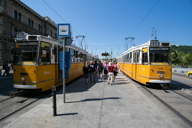 Fermata del tram al Mercato Nagicsarnok-Budapest