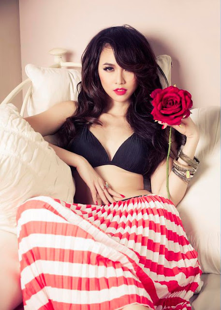 Vietnamese Celeb Actress and Model Dinh Ngoc Diep Sexy In Bikini-06