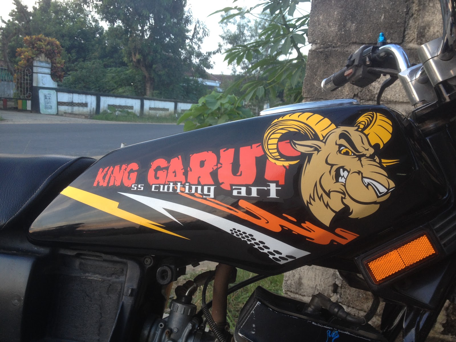 Foto Cutting Stiker  Motor Rx  King  Modif Sticker