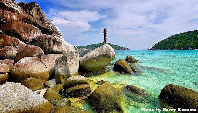 Jika Indonesia Timur punya Raja Ampat Papua, Maka Indonesia Barat punya Kepulauan Anambas di Kepulauan Riau.