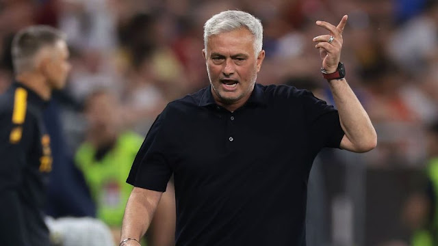 Jose Mourinho gets 4-match ban by UEFA for abusing referee