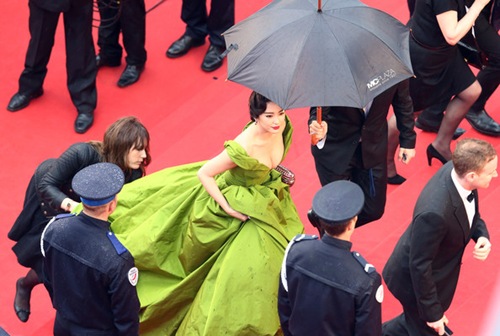 Kitty Zhang Opening Ceremony Great Gatsby Premiere 66th