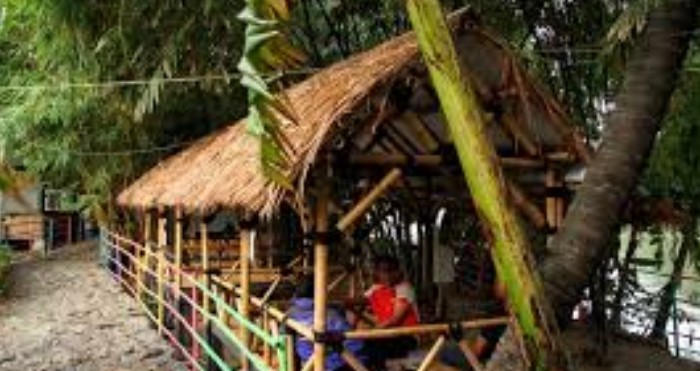 Wisata Hutan Bambu Bekasi Asyik Buat Nongkrong Bersama