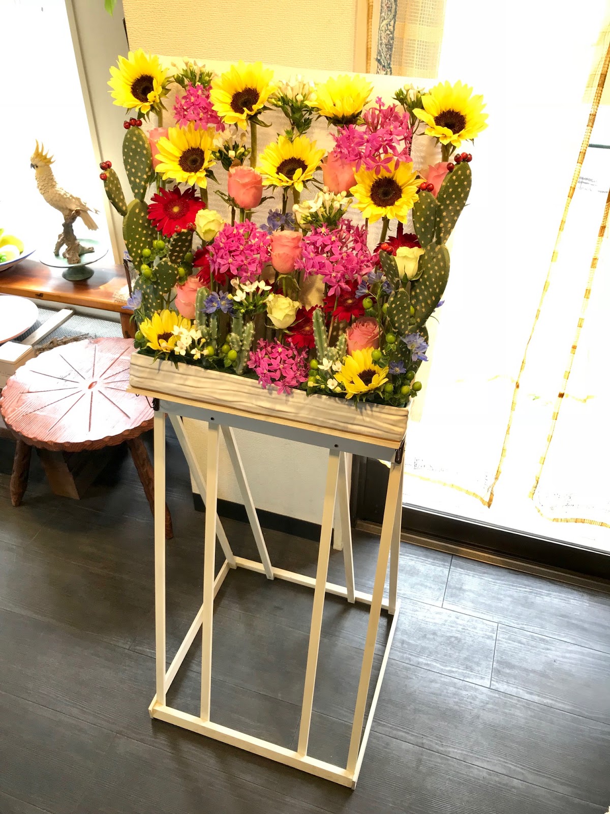 葉織 Haori Flowers 新宿区のお花屋さん 橋本シャーンいろいろ絵画展 フラワーギフト