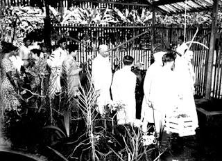 Soekarno dan PM Nehru di Kebun Raya Bogor....!!!