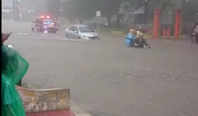 Semarang Kembali Terendam Banjir, Netizen Heboh di Media Sosial