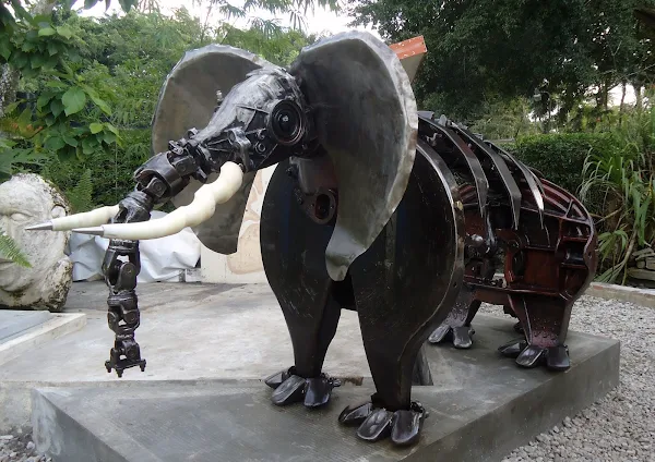 Un Elefante de Fuerza, escultura de Delio Garcia