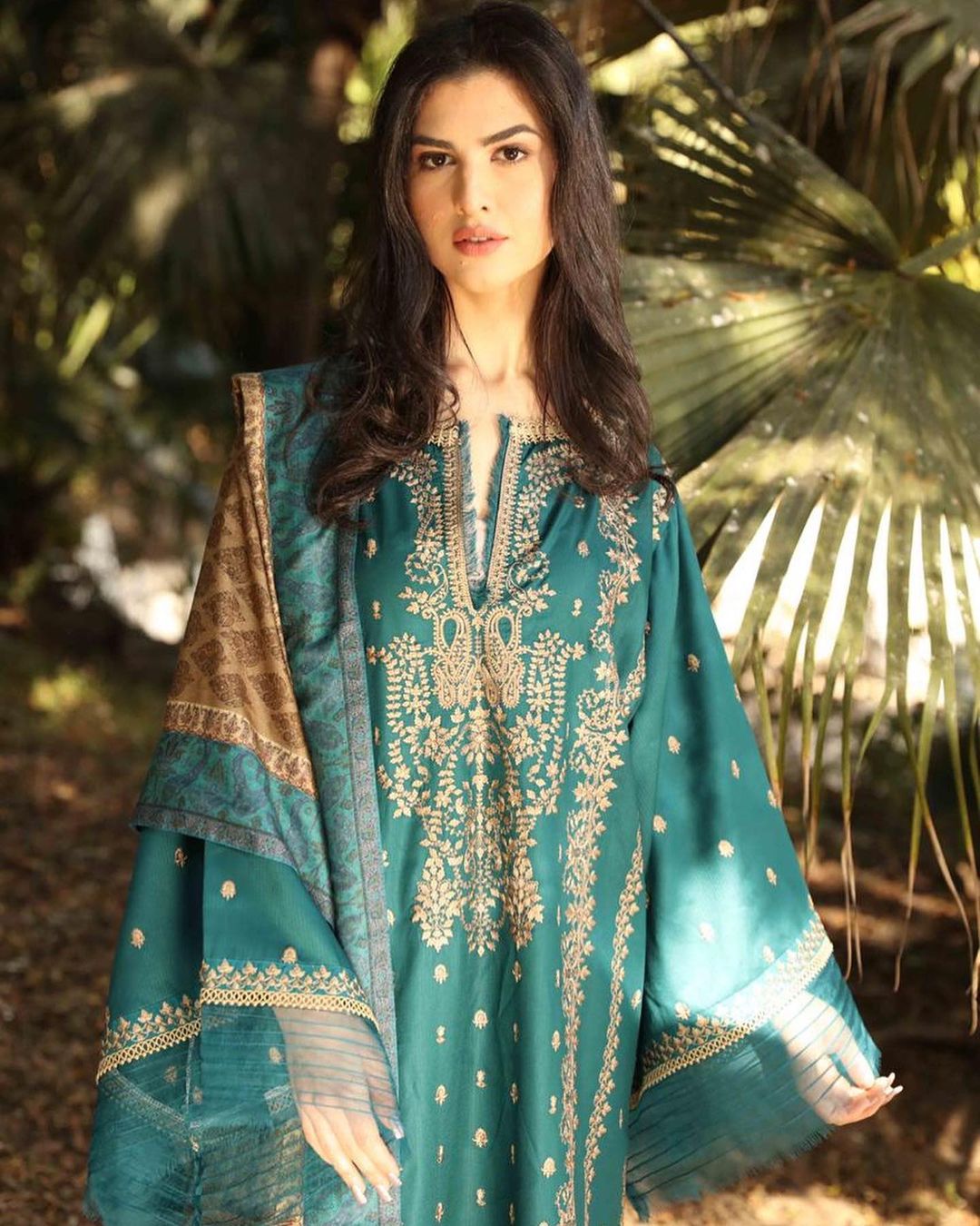 Pakistani Actress New fashion dress for Girls 2021, New Designer Dress images 2021, Dress Design images For Girl, New fashion dress for girl 2021, Dress Designs images 2021, New style dress for Girl, New Dress Design 2021 in Pakistan