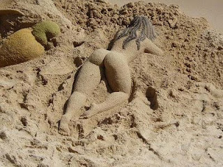 Sexy girl Sand Sculptures picture, Hot girl Sand Sculptures wallpapers 2012