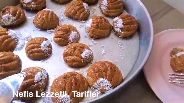 Şerbetli  Ağızda Dağılan İrmikli İstiridye Tatlısı