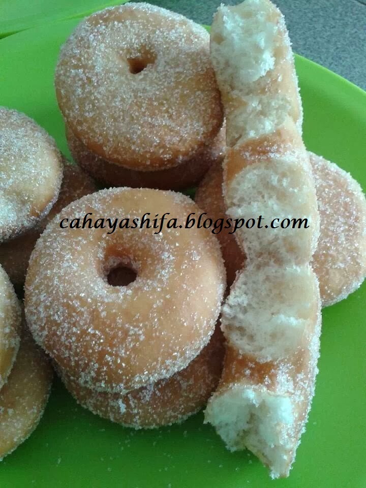 SEDAPNYA MENIKMATI DONUT YANG LEMBUT  CahayaShifa.Blog