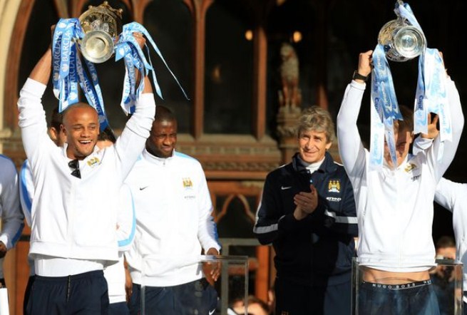 manuel pellegrini trophy manchester city