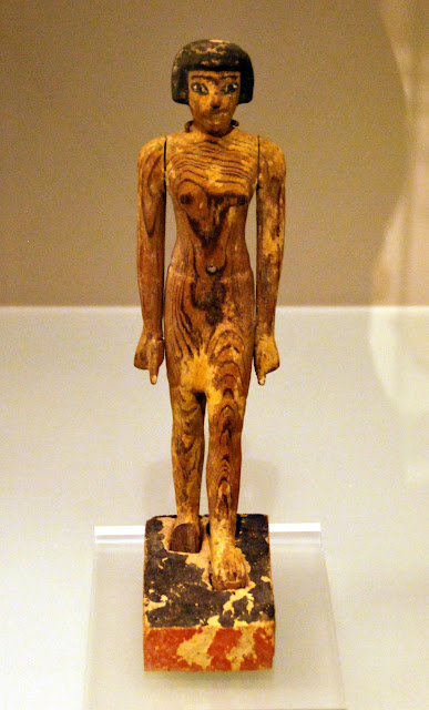 Деревянная модель Джеутинахта, найденная в гробнице 10А