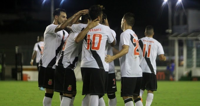 Com gol de Riascos, Vasco garante vitória de virada sobre o Macaé 