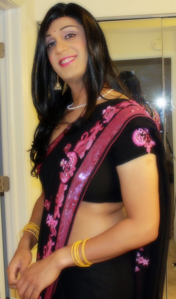 Indian Crossdressers Men in Drag Crossdresser in saree without Wig