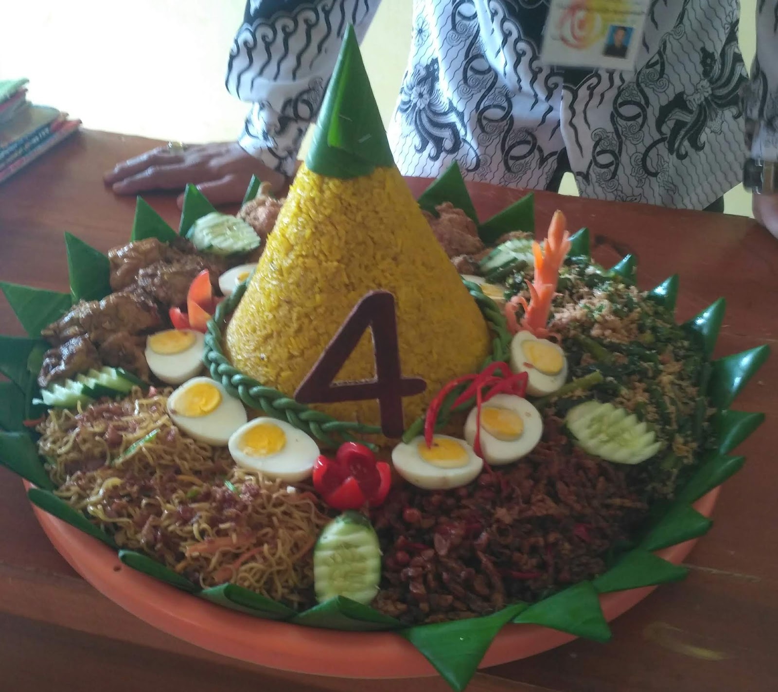 Produk nasi tumpeng