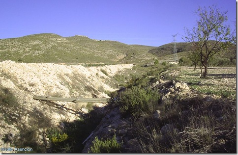 Rambla donde se encuentra la cueva