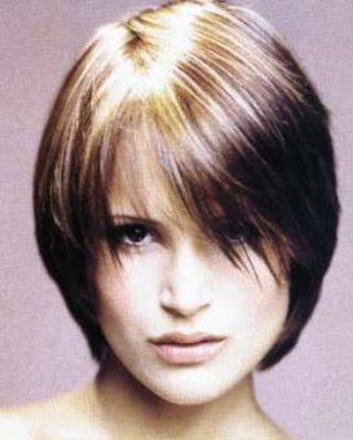 short hairstyles with side bangs. Ashlee Simpson's long sleek layers with