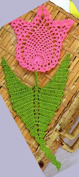 Flor aplique tulipán tejida al crochet