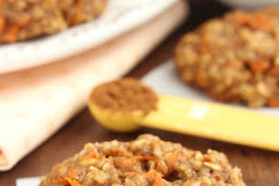 Healthy Carrot Cake Oatmeal Cookies