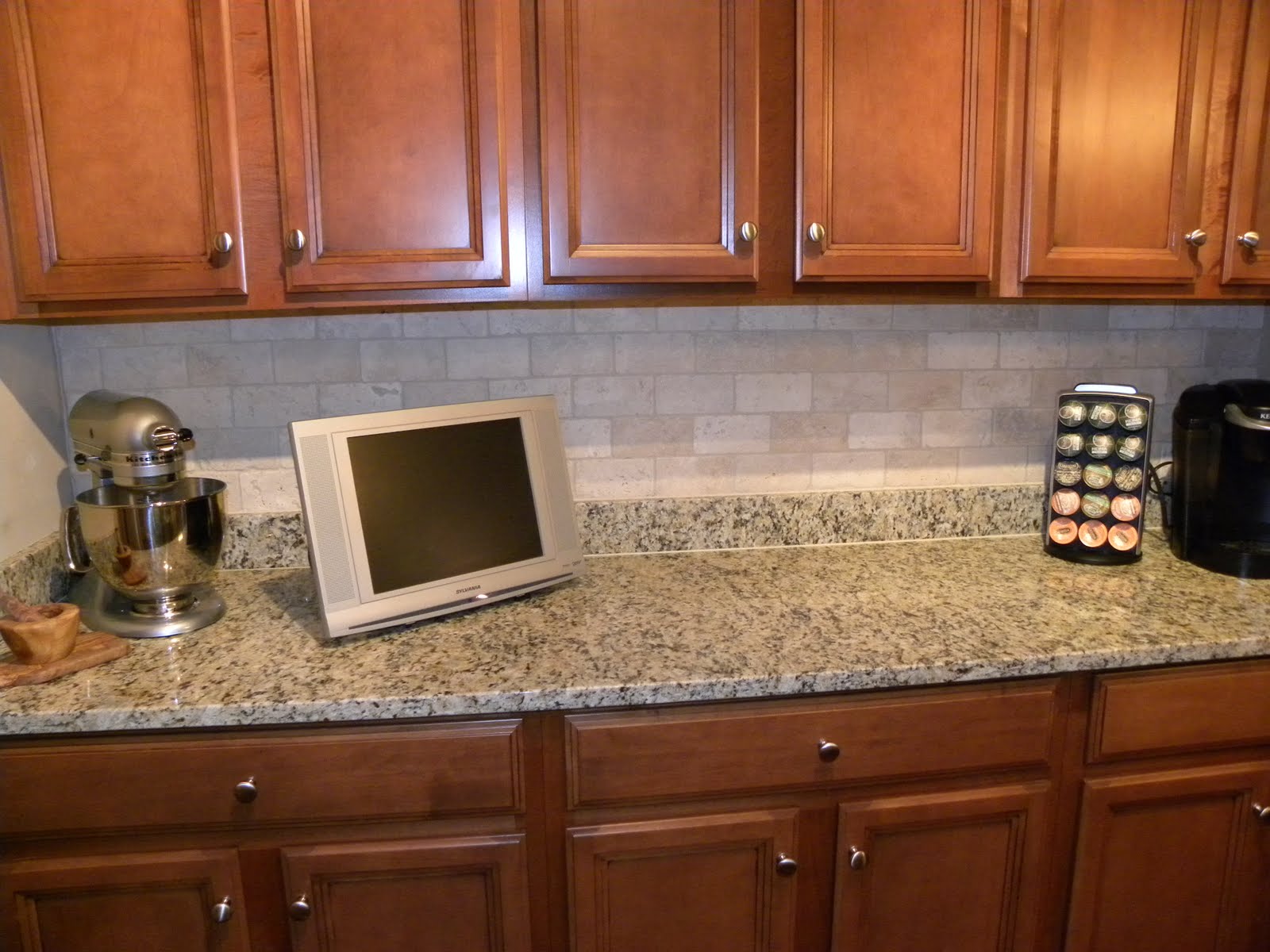 Leanne in Wonderland DIY Backsplash 